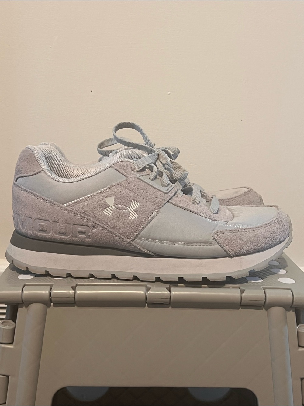 Under Armour Women's Light Gray  Essential Runner Shoe